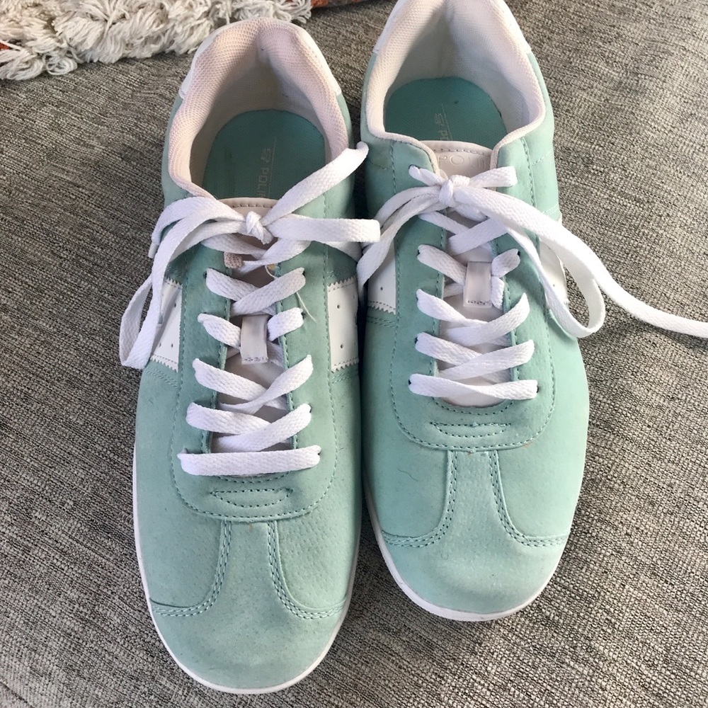 Women’s sneakers